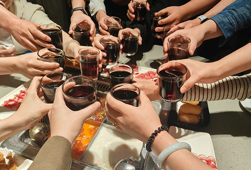 Giải pháp công ty mới nhất về Một bữa tiệc vui vẻ trong công ty JESOY.