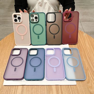 Un buen precio. TPU suave carcasa de teléfono magnética translúcida de PC de espalda de seguridad magnética para el iPhone 16 Pro Max en línea